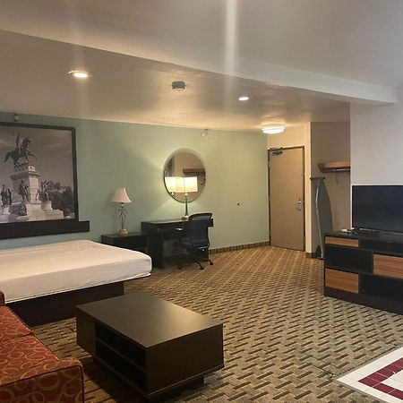 Super 8 By Wyndham Lynchburg Va Hotel Kültér fotó