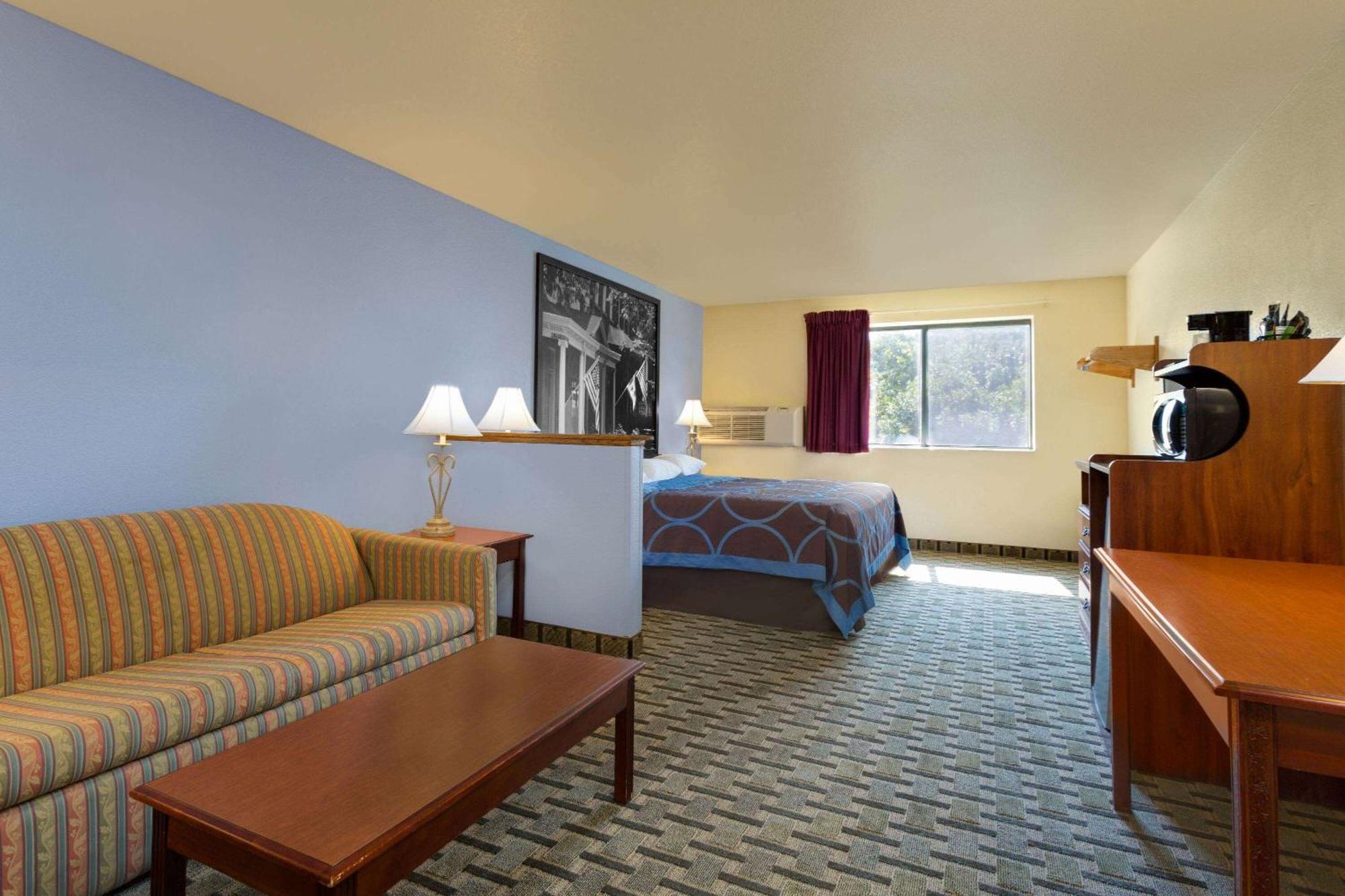 Super 8 By Wyndham Lynchburg Va Hotel Kültér fotó