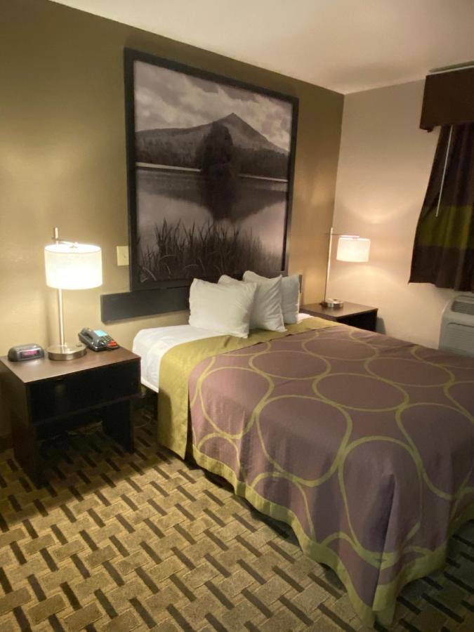 Super 8 By Wyndham Lynchburg Va Hotel Kültér fotó